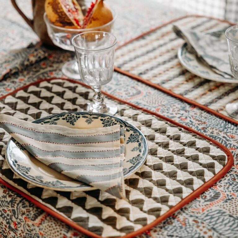 Set de table en tissu : allier élégance et durabilité pour une table raffinée