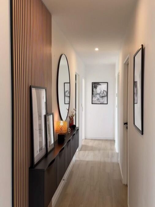 Idée déco couloir moderne : comment maximiser l’espace avec style