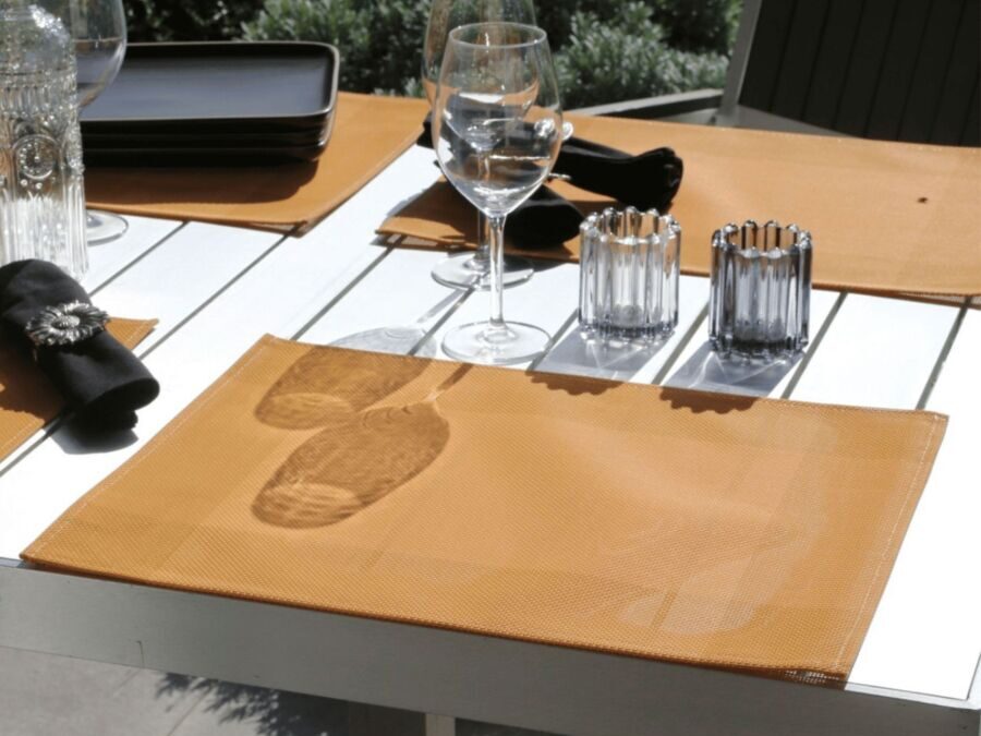 Sets de table plastifiés : allier praticité et élégance pour vos repas