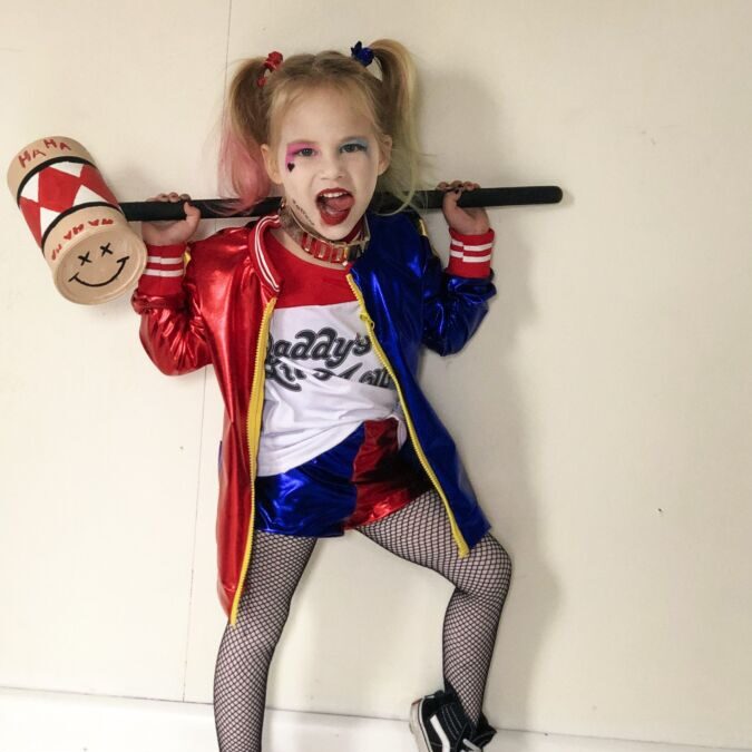 Déguisement harley quinn enfant : esprit rebelle et fun à adopter